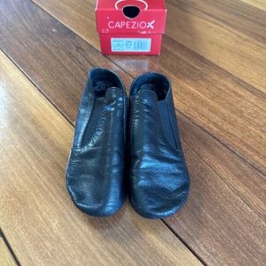 Capezio Jazz shoes girl size 12